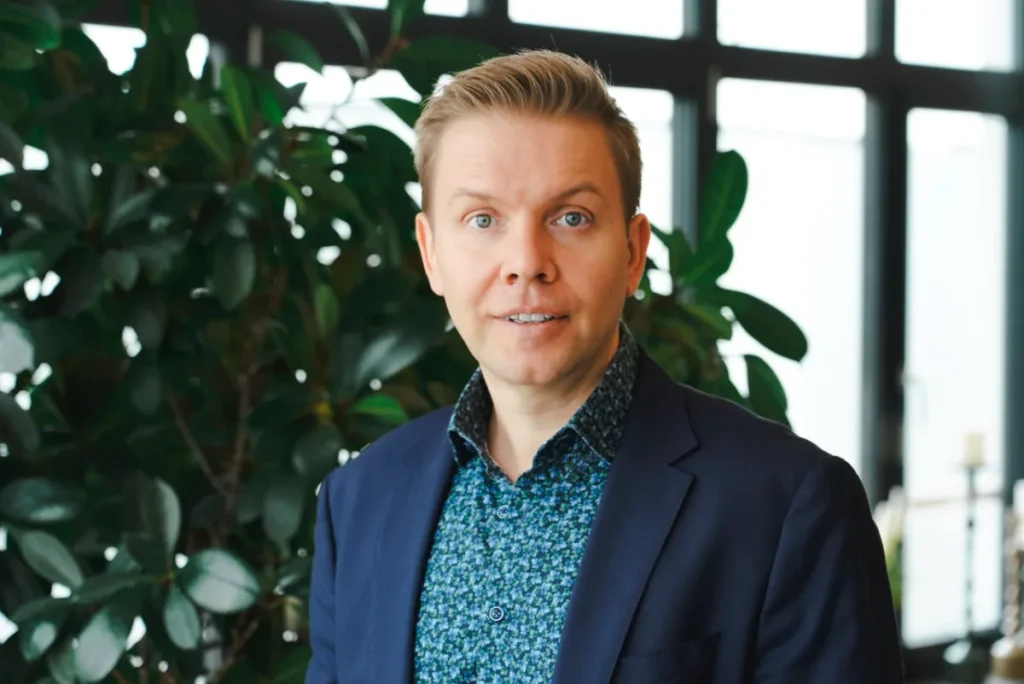 Matthias Reindl, Gesellschafter-Geschäftsführer und Berater für Arbeitskraftabsicherung, im Büro